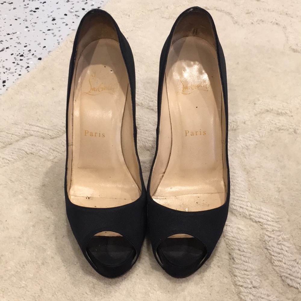 CHRISTIAN LOUBOUTIN Satin Peep Toe 37 1/2